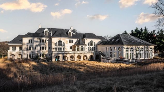 Exploring an ABANDONED $10,500,000 Mega Mansion | Everything Left Inside